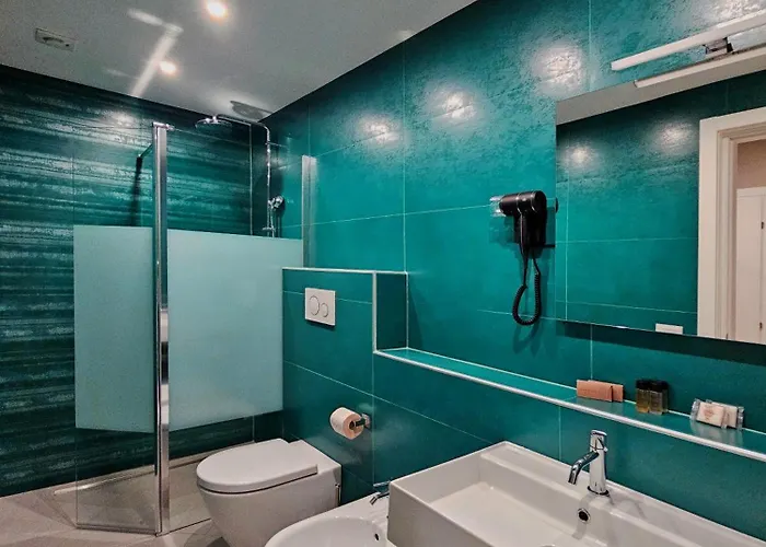 Deluxe Four-Bedroom Apartment