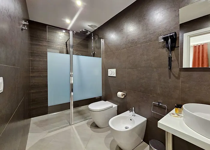 Deluxe Four-Bedroom Apartment